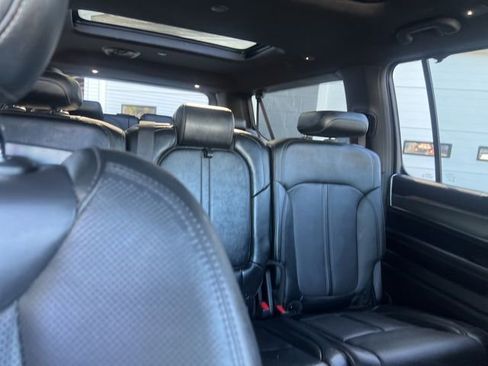 Used 2023 Jeep Wagoneer L Series II w/ Convenience Group I AWD/4WD image 15