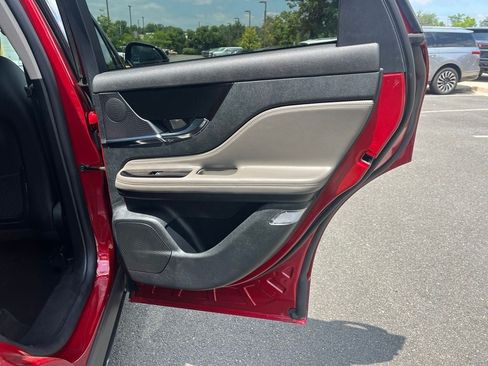 Certified 2025 Lincoln Corsair AWD image 21