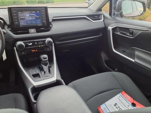 Used 2021 Toyota RAV4 LE image 34