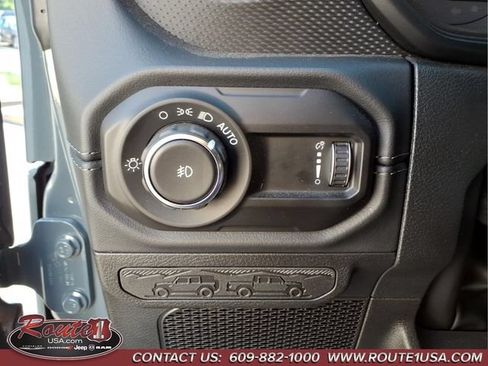 Used 2026 Jeep Wrangler Unlimited Rubicon AWD/4WD image 26