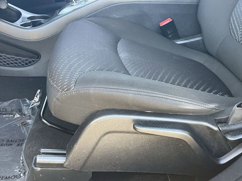 Used 2019 Dodge Journey SE w/ Connectivity Group FWD image 24