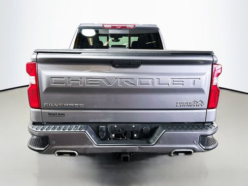 Used 2022 Chevrolet Silverado 1500 High Country w/ Technology Package image 6