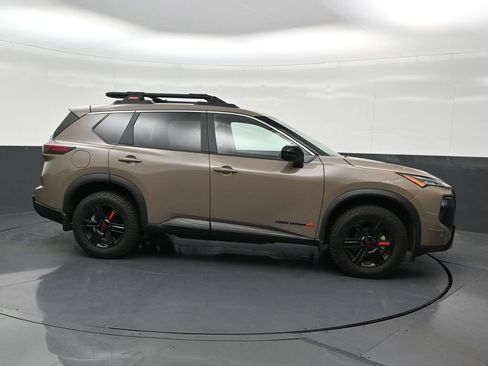 Used 2025 Nissan Rogue SV w/ Rock Creek Premium Package AWD/4WD image 7