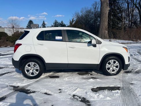 Used 2016 Chevrolet Trax LS image 14