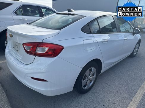 Used 2017 Chevrolet Cruze LS FWD image 4