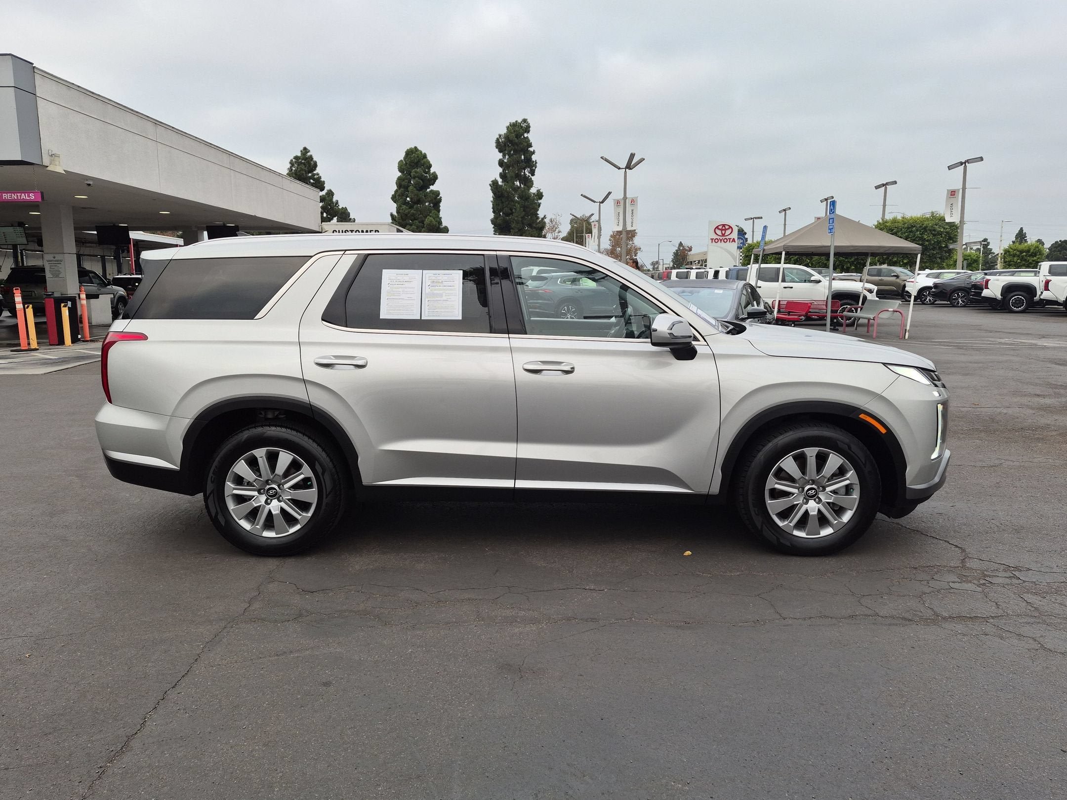 Used 2024 Hyundai Palisade SEL FWD image 5