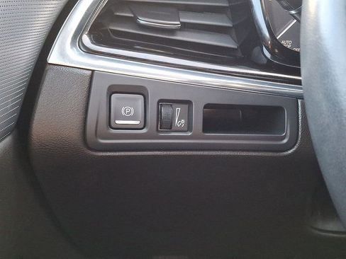 Used 2020 Cadillac XT6 Premium Luxury image 35