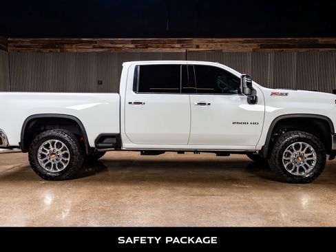 Used 2024 Chevrolet Silverado 2500 LTZ w/ LTZ Premium Package image 10