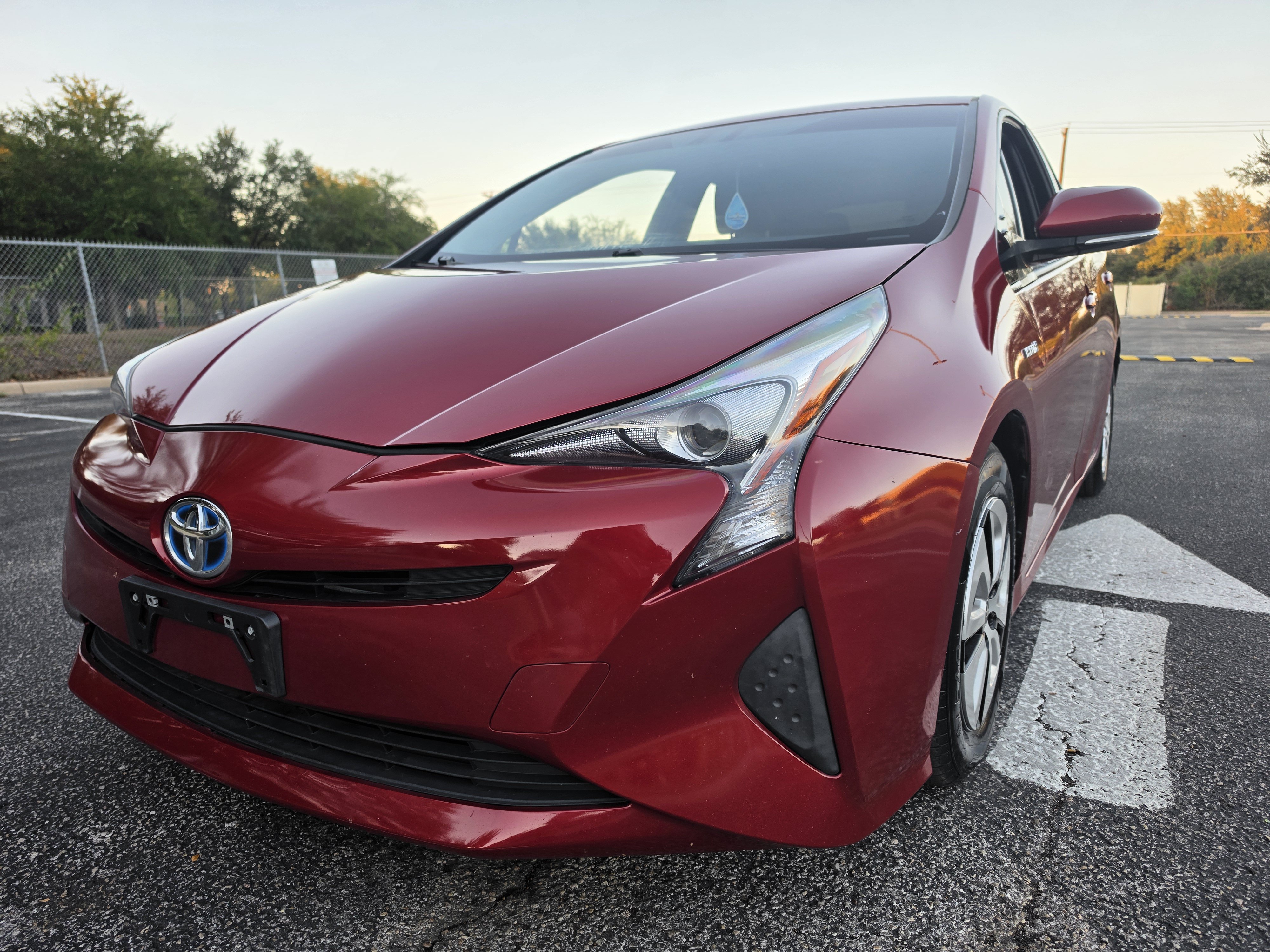 Used 2016 Toyota Prius Four FWD image 3