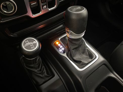 Used 2021 Jeep Wrangler Unlimited Sport image 17