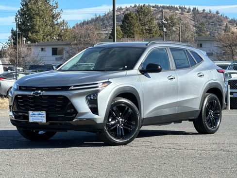 New 2026 Chevrolet Trax ACTIV image 1