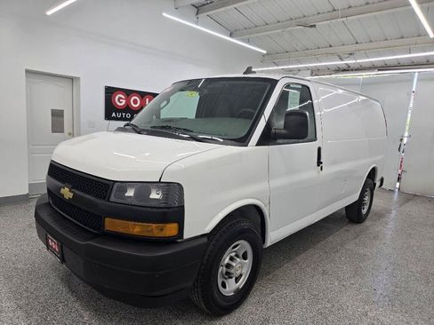 Used 2020 Chevrolet Express 2500 w/ Driver Convenience Package RWD image 4