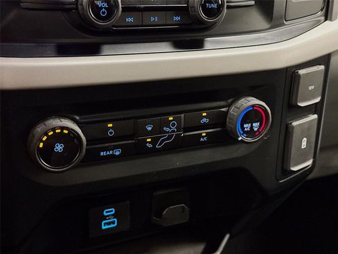 Used 2023 Ford F150 XLT image 15