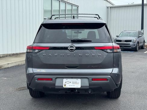 Used 2026 Nissan Pathfinder Platinum w/ Lighting Package FWD image 4
