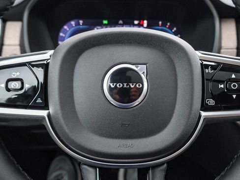 New 2025 Volvo XC90 B6 Core w/ Climate Package image 35