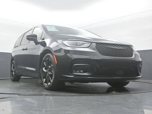 Used 2023 Chrysler Pacifica Limited w/ S Appearance Package FWD image 56