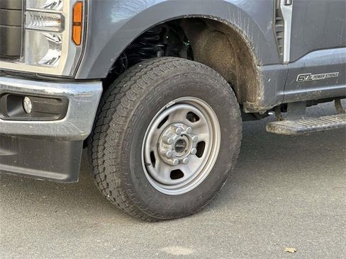 Used 2024 Ford F350 XL w/ FX4 Off-Road Package image 7