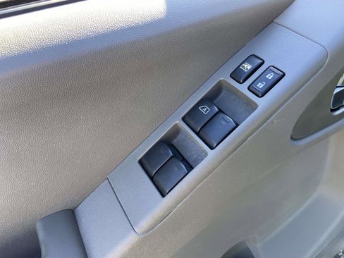 Used 2013 Nissan Frontier SV w/ SV Value Truck Pkg image 13