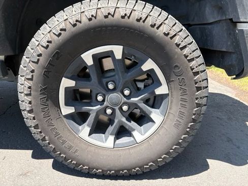 Used 2024 Jeep Wrangler Unlimited Rubicon 4xe AWD/4WD image 9