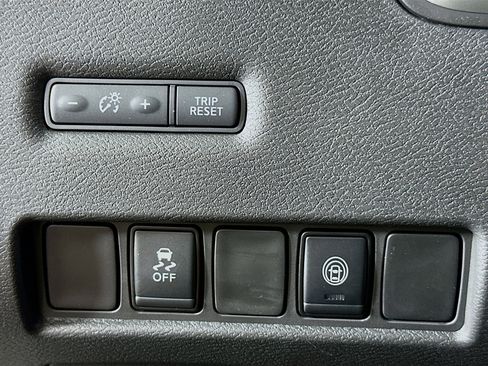 Used 2024 Nissan Murano SV AWD/4WD image 17