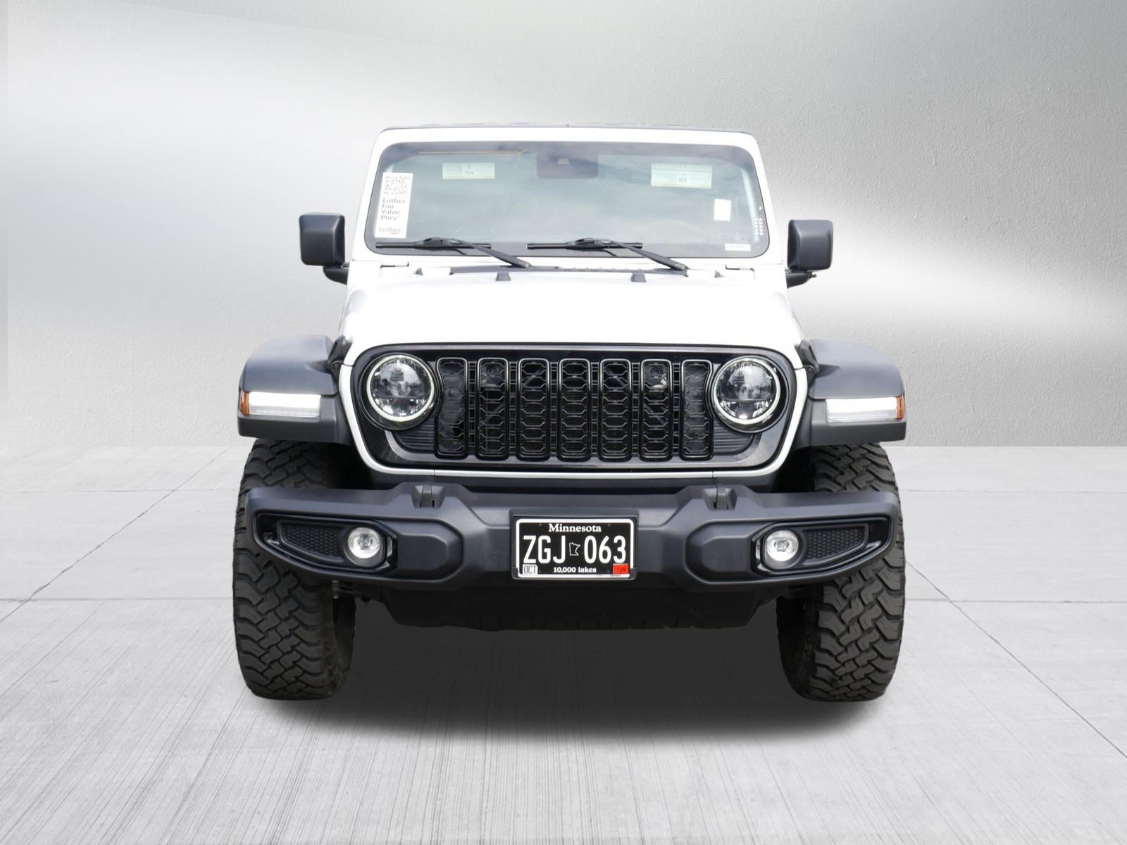 Used 2024 Jeep Wrangler Unlimited Sport AWD/4WD image 2