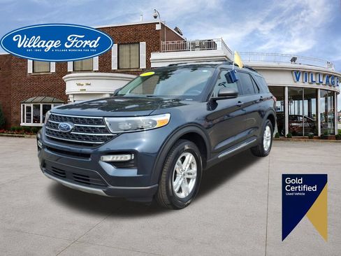 Certified 2023 Ford Explorer XLT w/ Equipment Group 202A AWD/4WD image 1