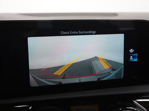 Used 2021 Mercedes-Benz CLA 250 4MATIC image 31