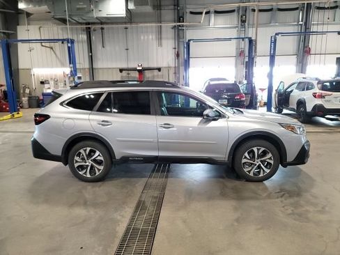 Used 2020 Subaru Outback Limited AWD/4WD image 8