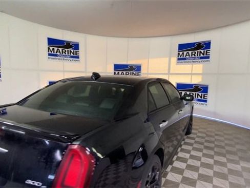 Used 2020 Chrysler 300 S w/ 300S Premium Group image 9