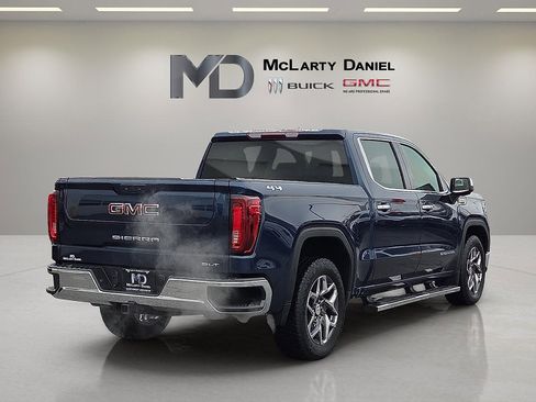 Used 2022 GMC Sierra 1500 SLT w/ SLT Convenience Package image 5