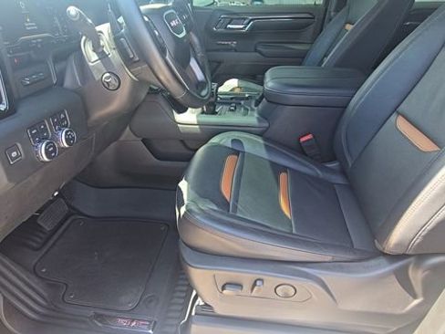 Used 2024 GMC Sierra 1500 AT4 w/ Technology Package AWD/4WD image 18