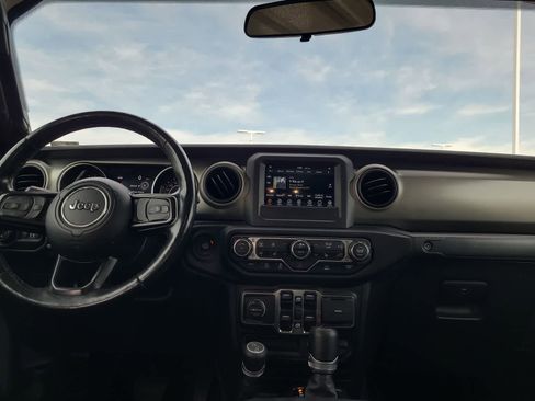Certified 2021 Jeep Gladiator Sport AWD/4WD image 18