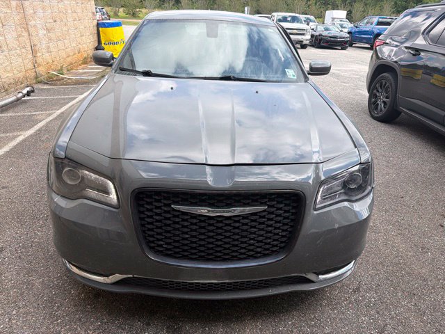 Used 2019 Chrysler 300 S RWD image 4