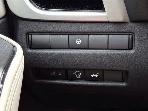 Used 2023 Nissan Rogue SL w/ SL Premium Package image 32