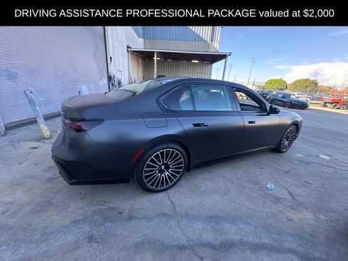 Used 2026 BMW i7 xDrive60 AWD/4WD image 4