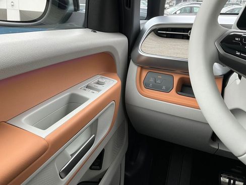 New 2025 Volkswagen ID. Buzz Pro S Plus image 24