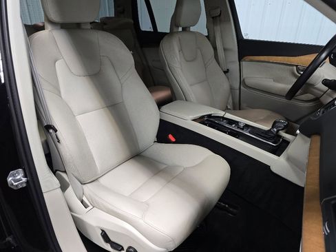 Used 2021 Volvo XC90 T6 Momentum AWD/4WD image 15