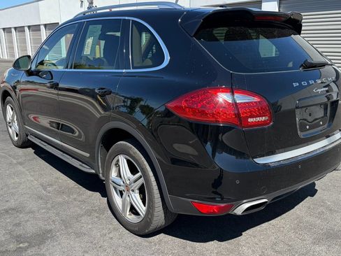 Used 2013 Porsche Cayenne Diesel w/ Convenience Pkg AWD/4WD image 3