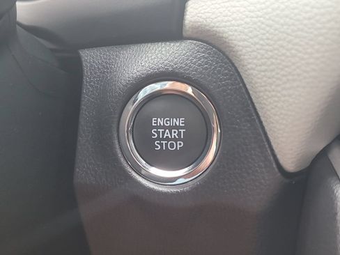 Used 2025 Toyota RAV4 XLE Premium FWD image 31