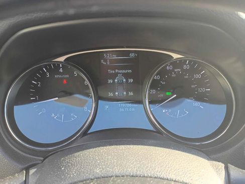 Used 2016 Nissan Rogue SL w/ SL Premium Package image 13