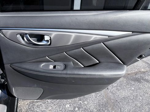 Used 2016 INFINITI Q50 3.0t Premium w/ Driver Assistance Package image 17