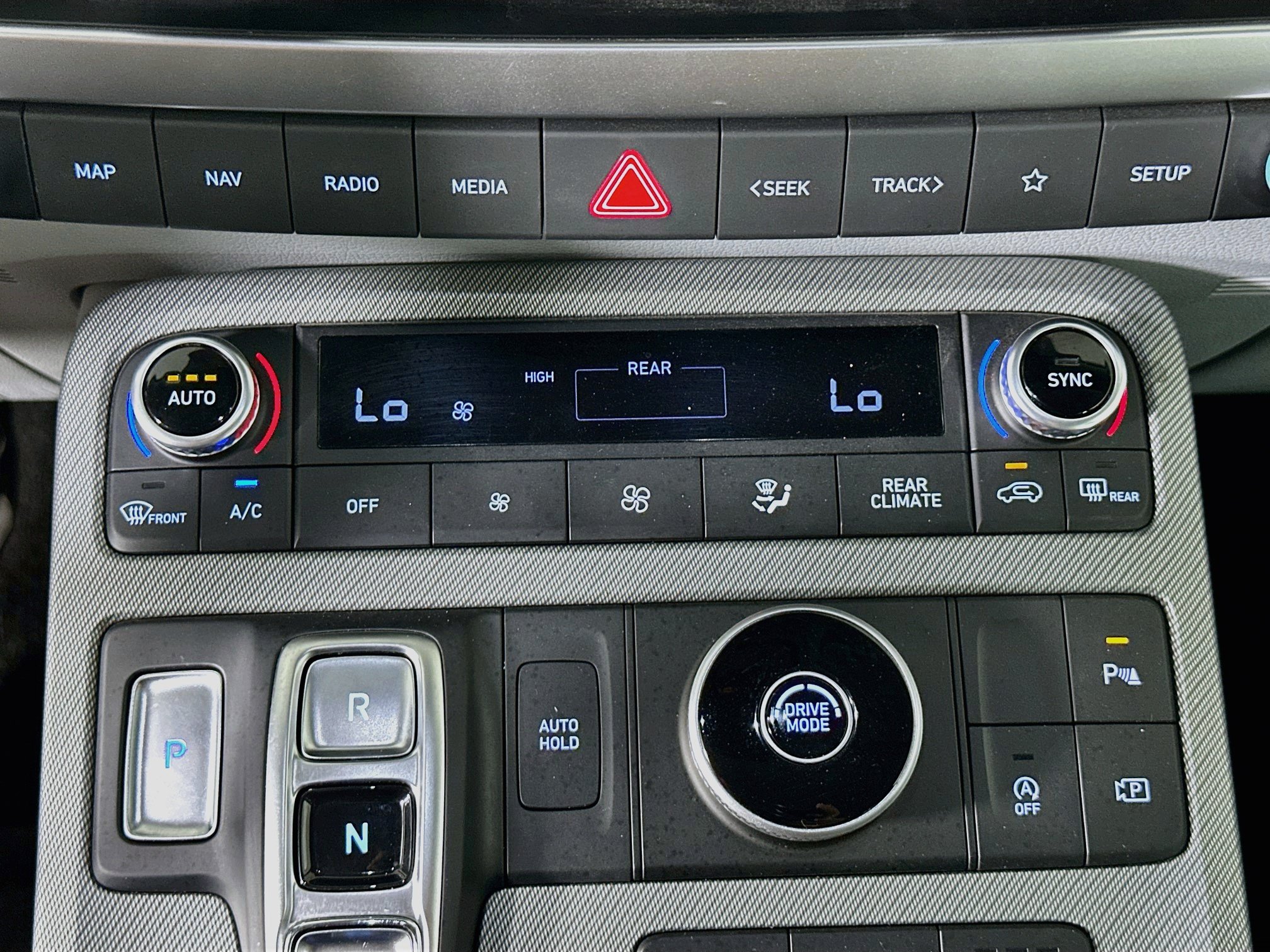 Used 2025 Hyundai Palisade SEL FWD image 24