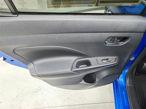 Used 2022 Nissan Versa SR w/ Convenience Package image 33