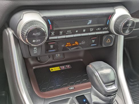 Used 2024 Toyota RAV4 Limited w/ Advanced Technology Package AWD/4WD image 19