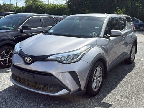 Used 2020 Toyota C-HR LE FWD image 3