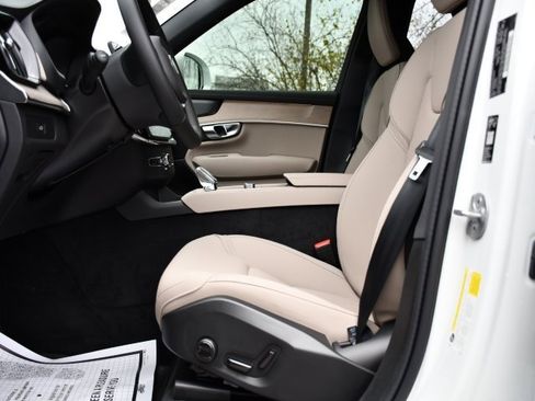 New 2026 Volvo XC90 B6 Plus w/ Protection Package Premier image 13