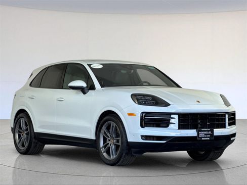 Used 2025 Porsche Cayenne image 10