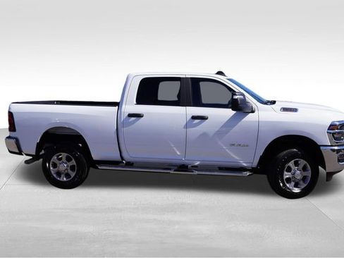Certified 2026 RAM 2500 Big Horn AWD/4WD image 3