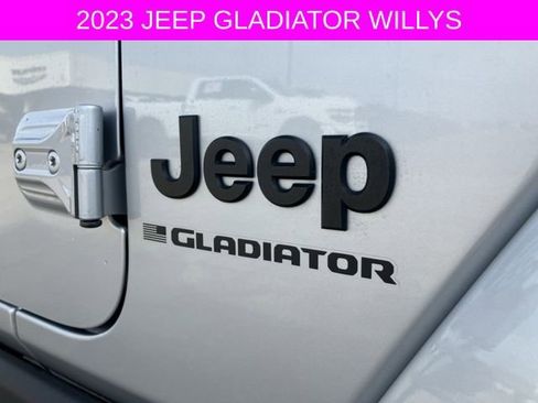 Used 2023 Jeep Gladiator Willys image 11