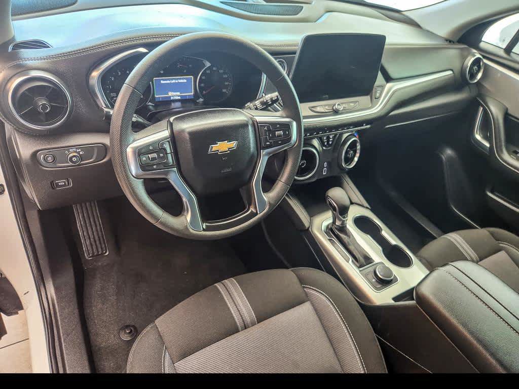 Used 2025 Chevrolet Blazer LT FWD image 10
